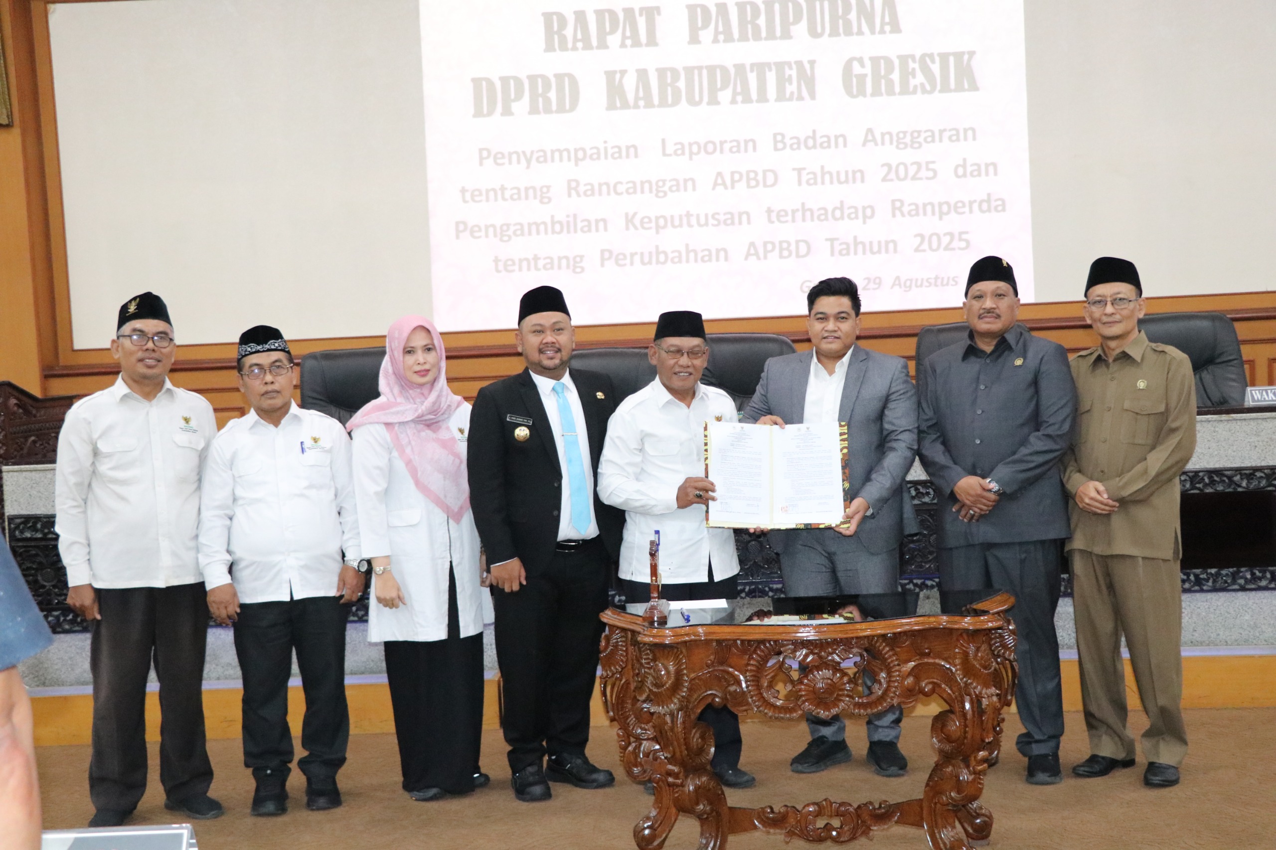 Ketua DPRD Kab. Gresik Menandatangani Nota Kesepakatan dengan Baznas Kab. Gresik